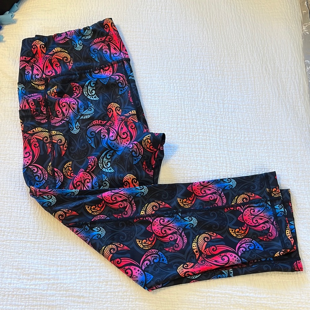 Constantly Varied Gear turtle shell yeah capri leggings
